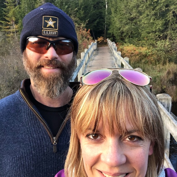 Meet your Posher, Megan - Picture 2 of 7